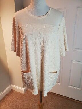 LOGO by Lori Goldstein Elbow Sleeve Textured Jacquard Top